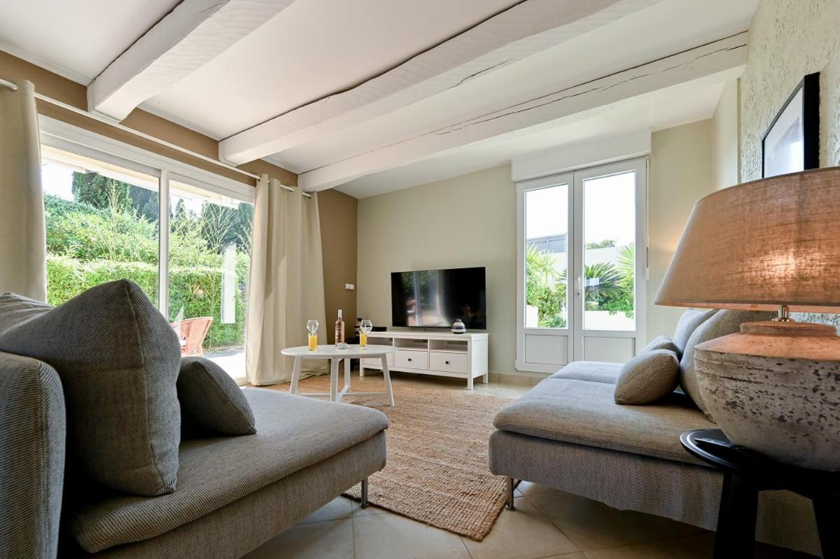 Residence La Menado กาวาแลร์-ซูร์-แมร์ ภายนอก รูปภาพ