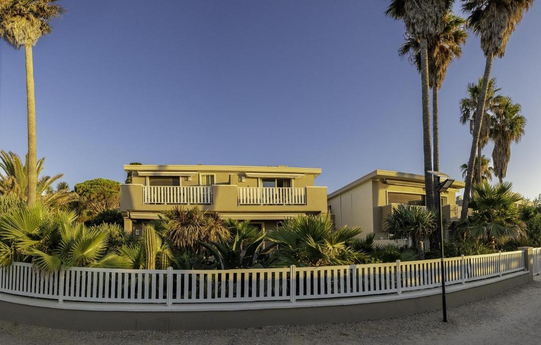 Residence La Menado กาวาแลร์-ซูร์-แมร์ ภายนอก รูปภาพ