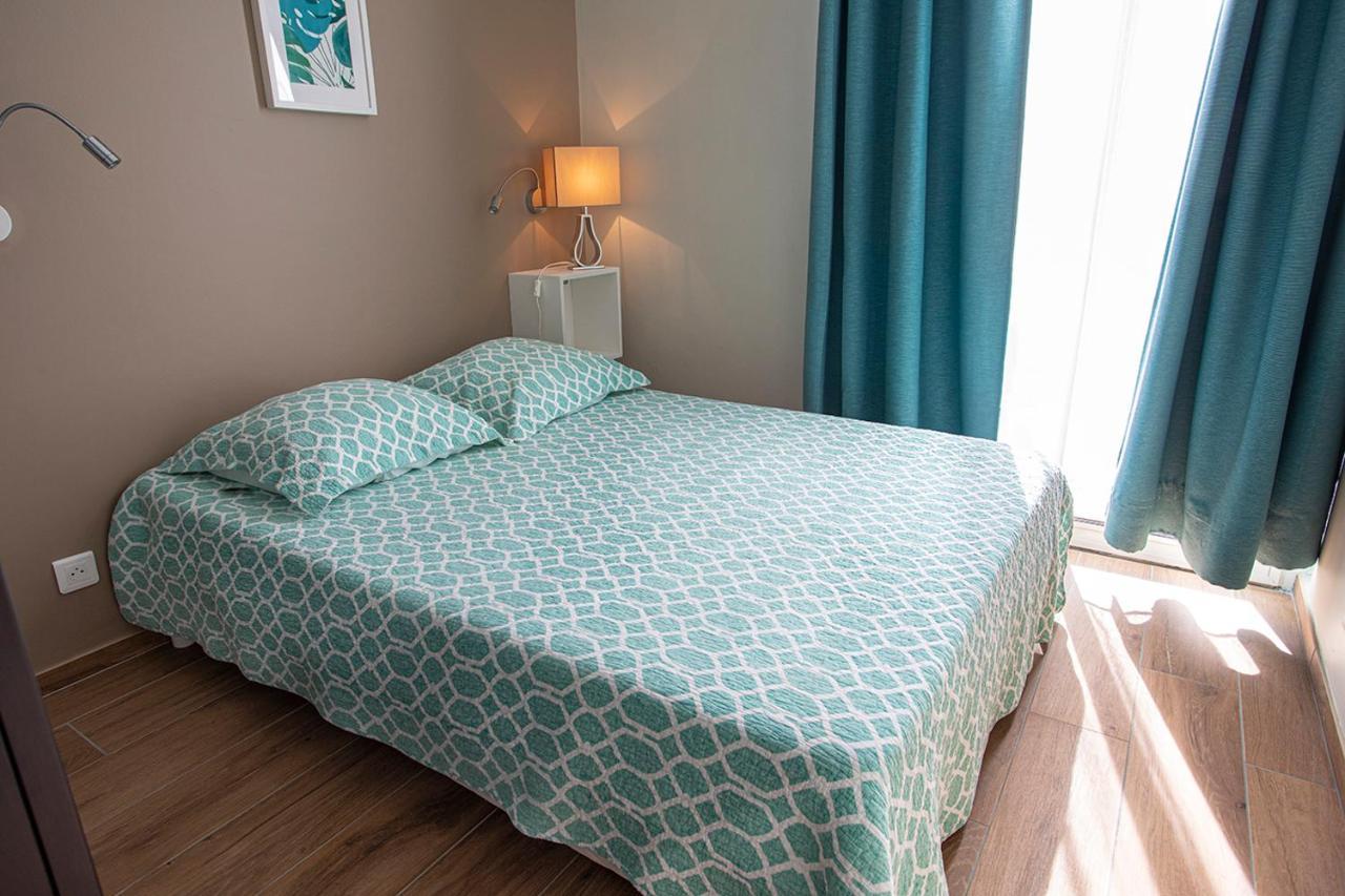 Residence La Menado กาวาแลร์-ซูร์-แมร์ ภายนอก รูปภาพ