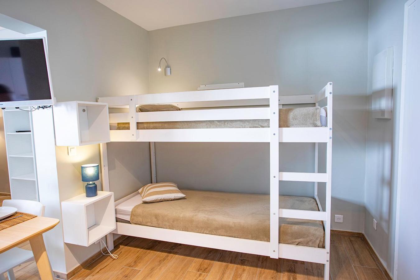 Residence La Menado กาวาแลร์-ซูร์-แมร์ ภายนอก รูปภาพ