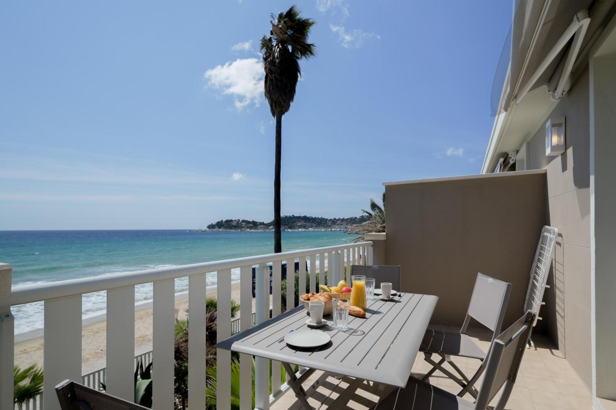 Residence La Menado กาวาแลร์-ซูร์-แมร์ ภายนอก รูปภาพ