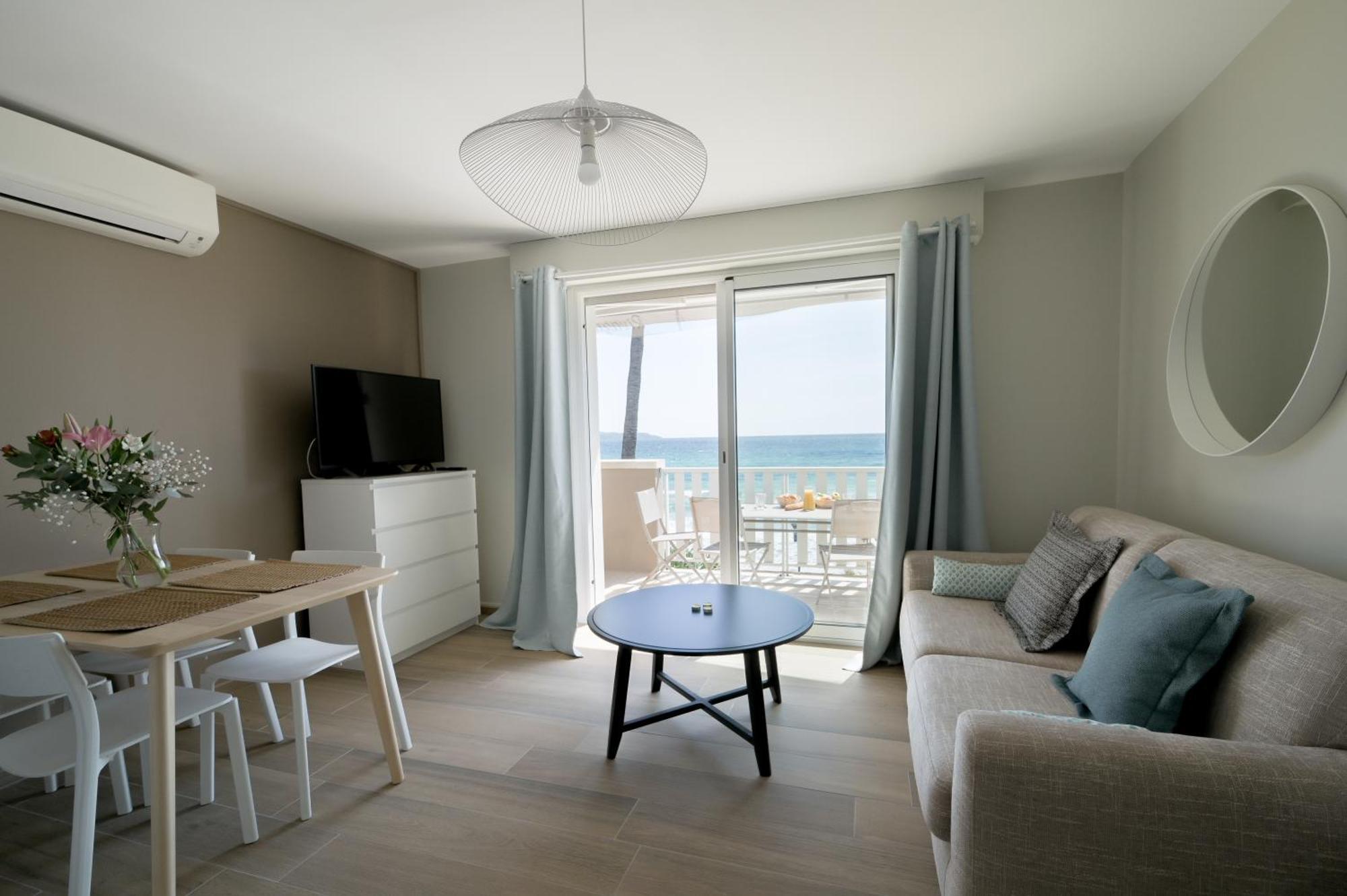 Residence La Menado กาวาแลร์-ซูร์-แมร์ ภายนอก รูปภาพ