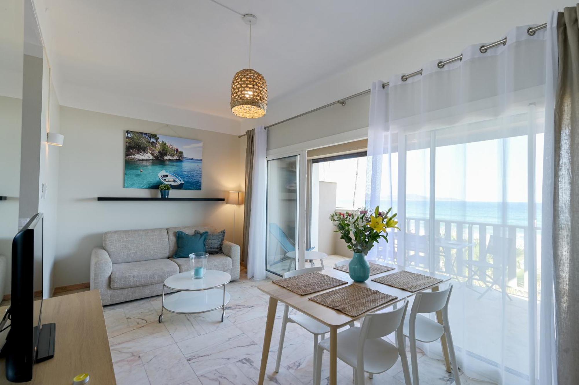 Residence La Menado กาวาแลร์-ซูร์-แมร์ ภายนอก รูปภาพ