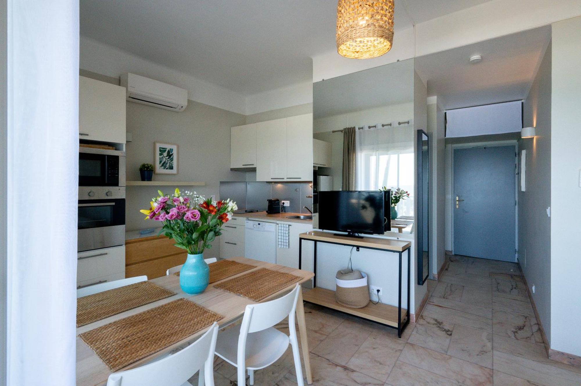 Residence La Menado กาวาแลร์-ซูร์-แมร์ ภายนอก รูปภาพ